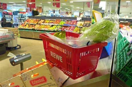 Objekt der Begierde: Das kleine rote Körbchen. Foto: KARL ERHARD VÖGELE