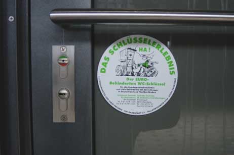 Die Toiletten können Behinderte jetzt auch mit dem Euro-Behinderten-WC-Schlüssel benutzen. Foto: WOLFGANG MOEBIUS