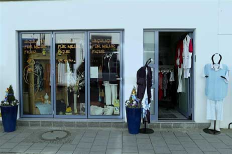 Aktiver Einzelhandel: Highlights für Mehr Figur in der Vorderreihe. Foto: KARL ERHARD VÖGELE 