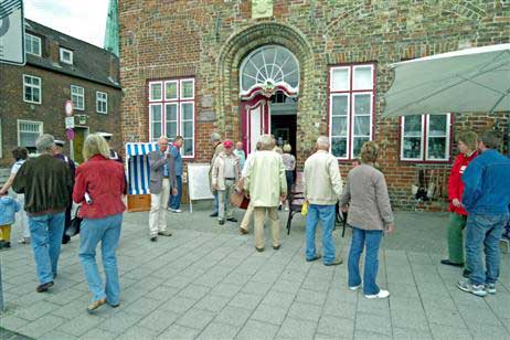 Besucherströme: Die »Alte Vogtei« war ein weiterer Anlaufpunkt beim »Tag der offenen Tür«. Foto: KARL ERHARD VÖGELE