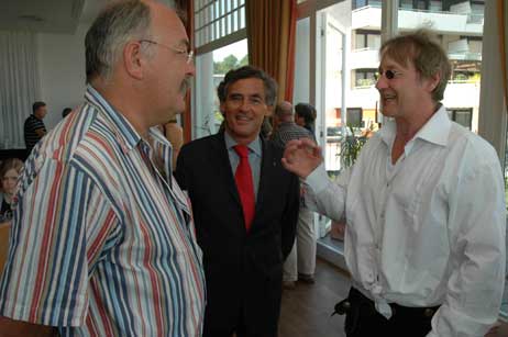 Jochen Hinz von »Timmerhorst« (Haffkrug), Lübecks Bürgermeister Bernd Saxe und Rötger »Brösel« Feldmann. Foto: HELGE NORMANN 