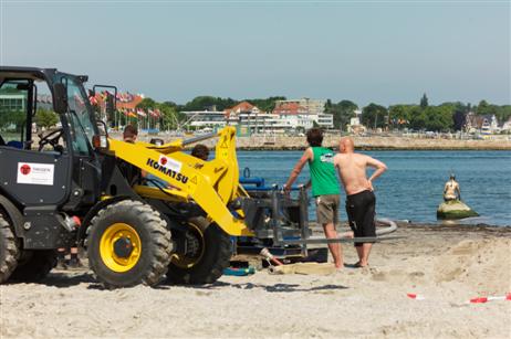 Direkt neben der Priwallnymphe geht eine Wasserleitung in die Ostsee. Durch sie sollen die Arbeiten und auch der kleine Teich mit Meerwasser versorgt werden.