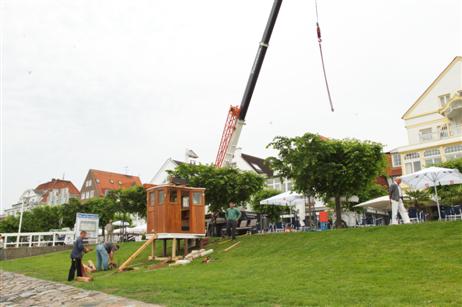 Fertig für die Betonschüttung. Der Kran der Firma Tiedemann hat seine Schuldigkeit getan.