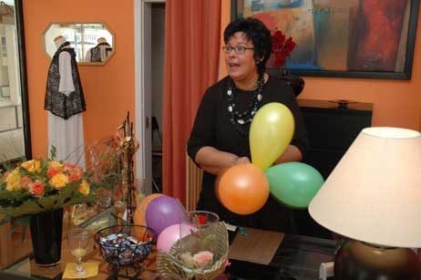 Nicole Luckas hatte schon im Modegeschäft einer Bekannten in Niendorf Erfahrungen gesammelt. Heute freute sie sich über erste Umsätze in ihrer eigenen Boutique. 