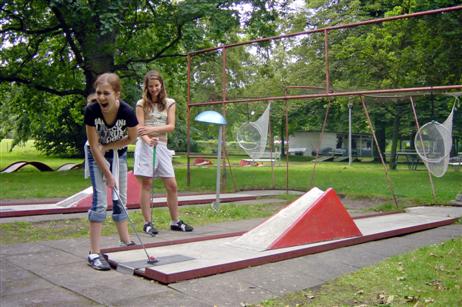Auch beim Minigolfen ging es lustig zu. 