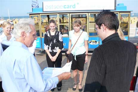 Der »Trave-Express« zieht vorbei. Foto: KARL ERHARD VÖGELE