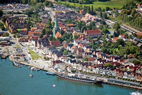 Travemünde Aktuell: Zwei Flying P-Liner aus der Möwenperspektive