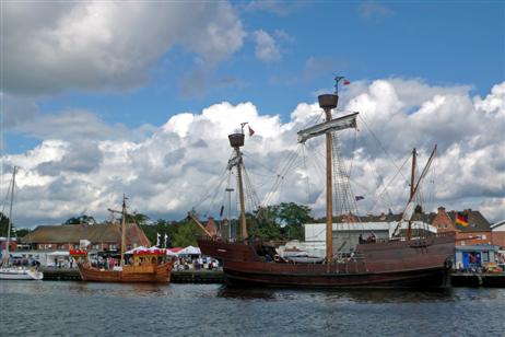 Travemünde Aktuell: Im Fischereihafen ist immer was los