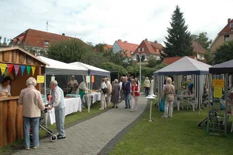 Der schöne Garten im Innenhof war der Mittelpunkt des Festes. Foto: RD