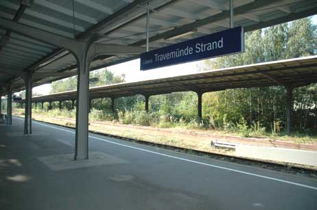 Im Oktober ruht zum größten Teil der Schienenverkehr auf der Strecke Lübeck-Travemünde, wie hier am Strandbahnhof. Da kam es allerdings in letzter Zeit oft zu Ausfällen, so dass sich die Pendler nicht allzusehr umgewöhnen müssen. Foto: RD 