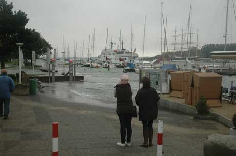 Und auf der Travepromenade...