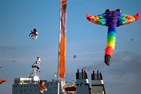 Travemünde Aktuell: Flieg Drachen flieg ...