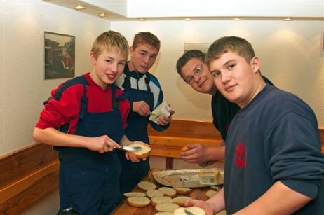 Die Abteilung »Brötchen streichen«. Foto: KARL ERHARD VÖGELE 