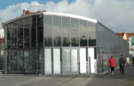 Die Handwerkergemeinschaft feiert im und rund um das neue Kreuzfahrt-Terminal. Foto: ARCHIV TA 