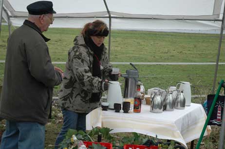 Bei Frau Lehmann gibts den guten Glühwein. Foto: JK
