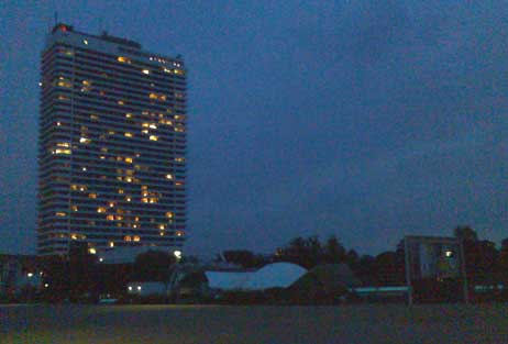 Der »Travemünder Hafenstammtisch« findet jetzt wieder im Maritim Strandhotel statt. Foto: ARCHIV TA