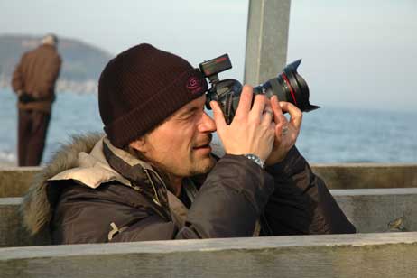 Fotograf Christian Barz aus Hamburg hatte sich Travemünde als Ort für die Aufnahmen gewünscht. Auch vom Wetter her spielte das Ostseebad mit. Foto: HELGE NORMANN 