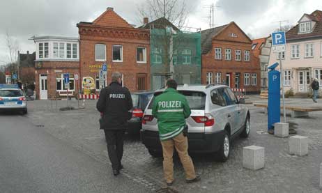 Für Falschparker auf den neuen Behinderten-Parkplätzen am Fährplatz gibt es jetzt teure Tickets. Foto: TA