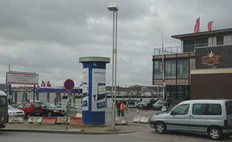 Bei der Litfaßsäule soll möglicherweise die öffentliche WC-Anlage installiert werden. Foto: TA 