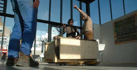 Geschafft. Was wohl drin ist? Foto: TA