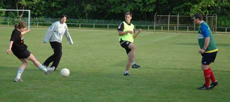 Travemünde Aktuell: 1. Handball Damen gegen 3. Fußball Herren