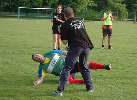 Travemünde Aktuell: 1. Handball Damen gegen 3. Fußball Herren