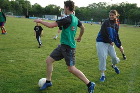 Travemünde Aktuell: 1. Handball Damen gegen 3. Fußball Herren
