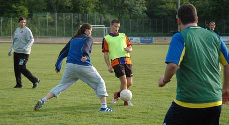 Travemünde Aktuell: 1. Handball Damen gegen 3. Fußball Herren