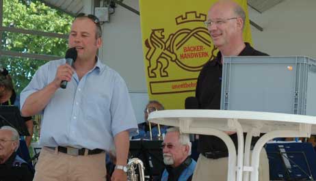 Travemünde Aktuell: Tortenschlacht in Travemünde