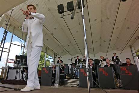 Auch die »Westfalia Big Band« ist natürlich wieder dabei im Brügmanngarten. Foto: KARL ERHARD VÖGELE