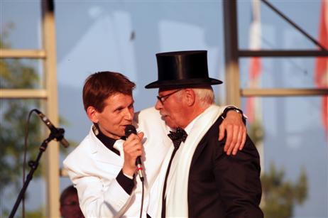 Westfalia Show- und Bigbandleader Hans-Josef Piepenbrook mit seinem Johannes Heesters Überraschungsgast am Sonntag Nachmittag