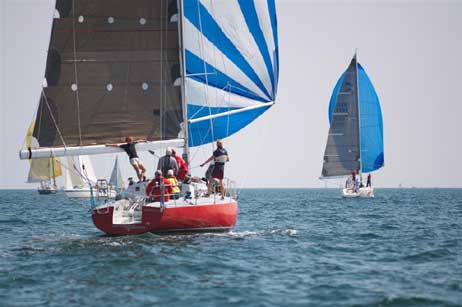 Travemünde Aktuell: Vom Baltic Sprint Cup-Start über IDM der Tornados bis zum Höhenfeuerwerk