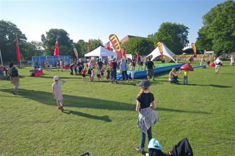 Travemünde Aktuell: Super Spielspaß für die Kleinen, Erlebnis-Shopping für die Großen
