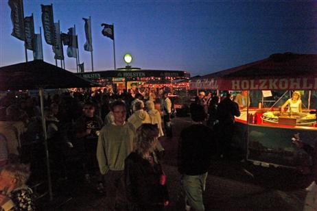 Travemünde Aktuell: Travemünder Woche im Hochsommer: Chillen, Tanzen, Feiern direkt am Strand