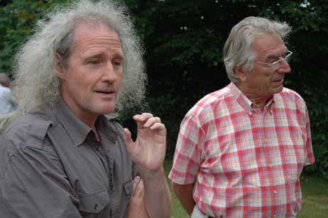Horst Körner (rechts) folgte einer Einladung, die sich aus Kommentaren zu einem TA-Artikel vom 29.7.2008 ergeben hatten. Er wollte noch einmal klargestellt haben, dass die BiP nicht für alle Priwaller spricht. Foto: TA 