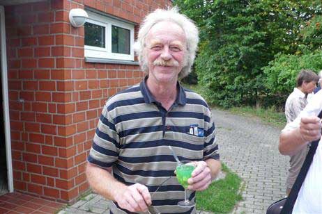 Eckhard Erdmann mit Waldmeister. Foto: KARL ERHARD VÖGELE 
