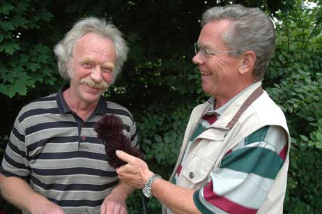 Rudi Lichtenhagen (rechts) interviewte Eckhard Erdmann. Foto: TA 