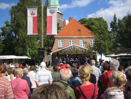 Travemünde Aktuell: Rolling Home: Karten auf dem St. Lorenz Markt