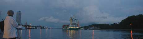 In der Pause den Schiffen nachgucken – wo gibts das sonst? Foto: TA 