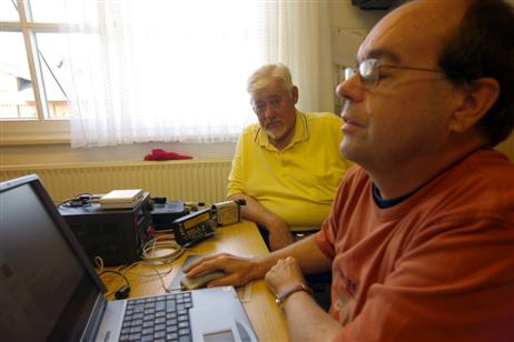An einem zweiten »Arbeitsplatz« sind die Funkamateure in Travemünde auf UKW erreichbar.