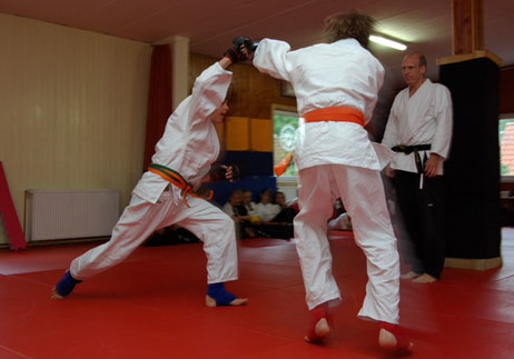 Travemünde Aktuell: Wendelborn-Stiftung spendet für Kung-Fu-Schule