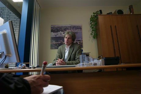 Kennt alle seine Wohnungen, hat sieben Tage die Woche geöffnet: Für Dirk Dzulko fängt der Service-Gedanke selbstverständlich schon im eigenen Hause an. Foto: KARL ERHARD VÖGELE 