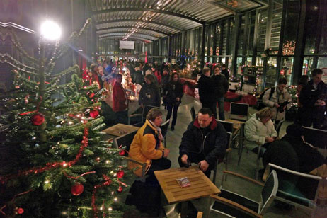 Der Nikolaus-Markt im Kreuzfahrt-Terminal ist ein beliebter Anlaufpunkt für Touristen und Einheimische. Alle Fotos: KARL ERHARD VÖGELE