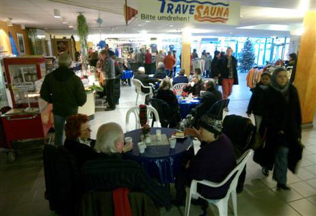 Käffchen-Pause im Aqua-Top-Foyer (Verwandelhalle). Foto: KARL ERHARD VÖGELE 
