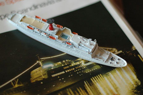 Die »Maxim Grokiy« (ehemals »TS Hamburg«), hier ein Modell, wäre ein geeignetes Kreuzfahrt-Schiff, das allerdings nur noch begrenzte Zeit zur Verfügung steht: Es soll abgewrack werden. Foto: TA 