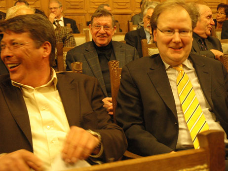 Unter den Gästen: Dirk Freitag (Imbiß- und Ausschankbetriebe E.&F. Freitag) und der FDP-Fraktionsvize Gerrit Koch (rechts). Foto: TA