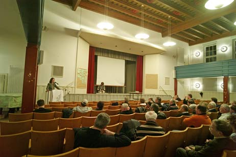 Die Aula der Stadtschule, hier bei der ISEK-Veranstaltung Anfang März, soll Bücherei werden. Foto: KARL ERHARD VÖGELE