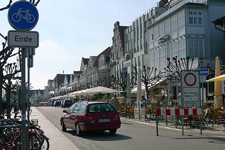 Nur Taxen und Hotelgäste dürfen jetzt noch durch. Fotos: KARL ERHARD VÖGELE 