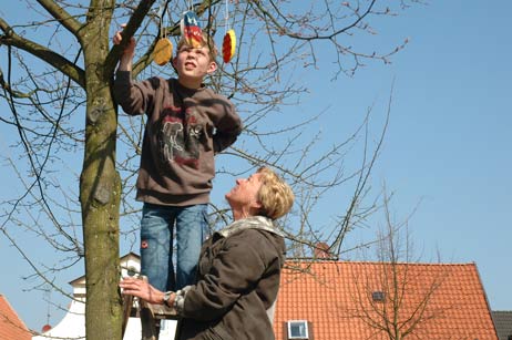 Travemünde Aktuell: Ostereier auf dem Alten Markt