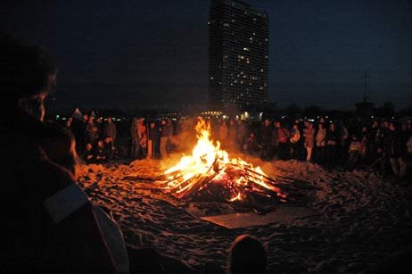 Travemünde Aktuell: Osterfeuer auf Sparflamme...
